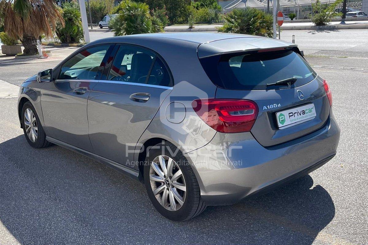 MERCEDES A 180 d Business