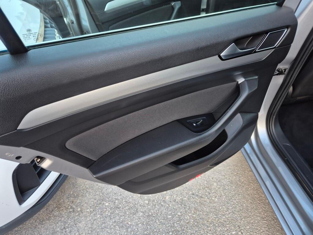 Volkswagen Passat Variant 2.0 TDI DSG 150cv BlueMotion