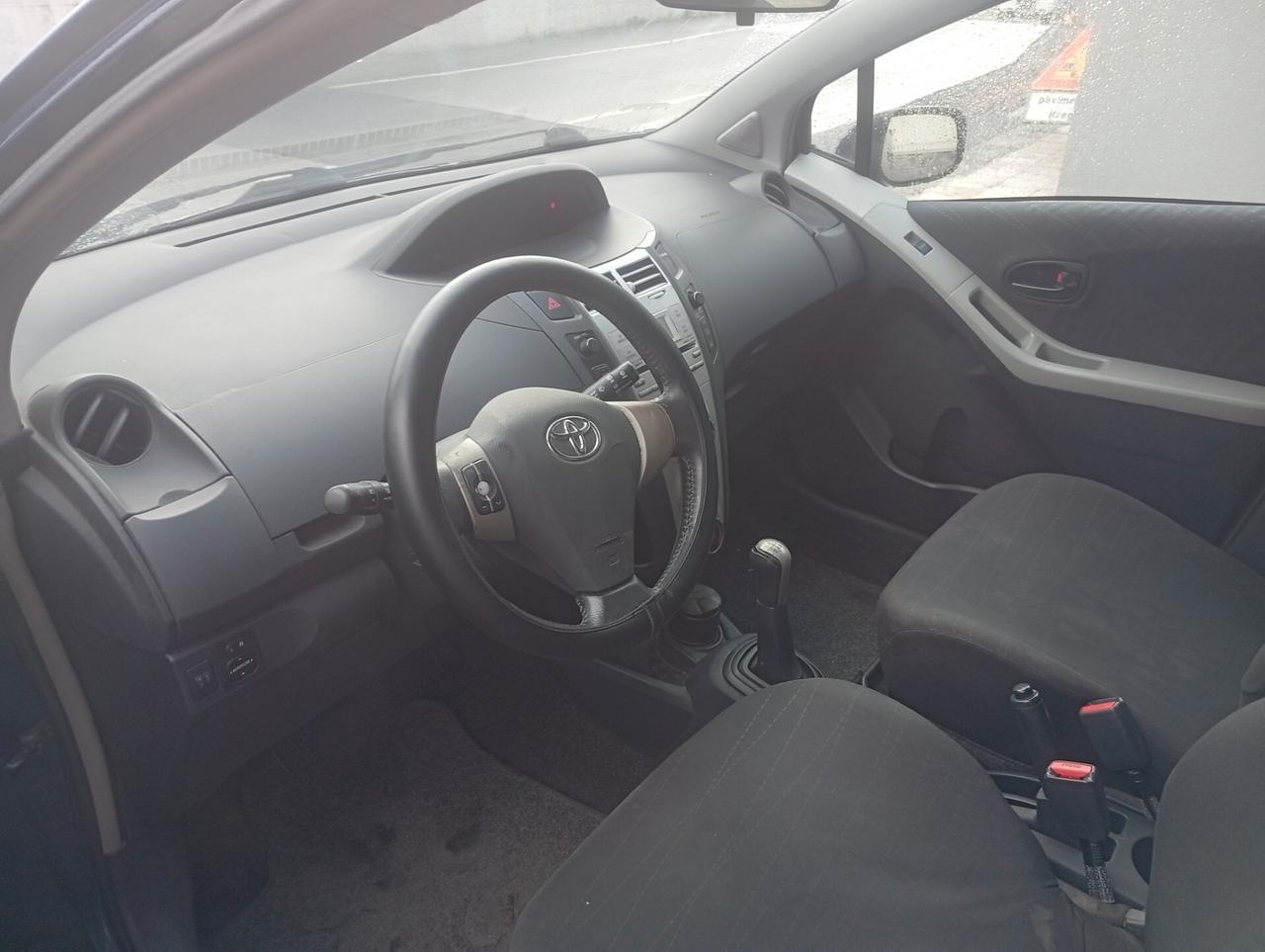 Toyota Yaris 1.0 5 porte Sol