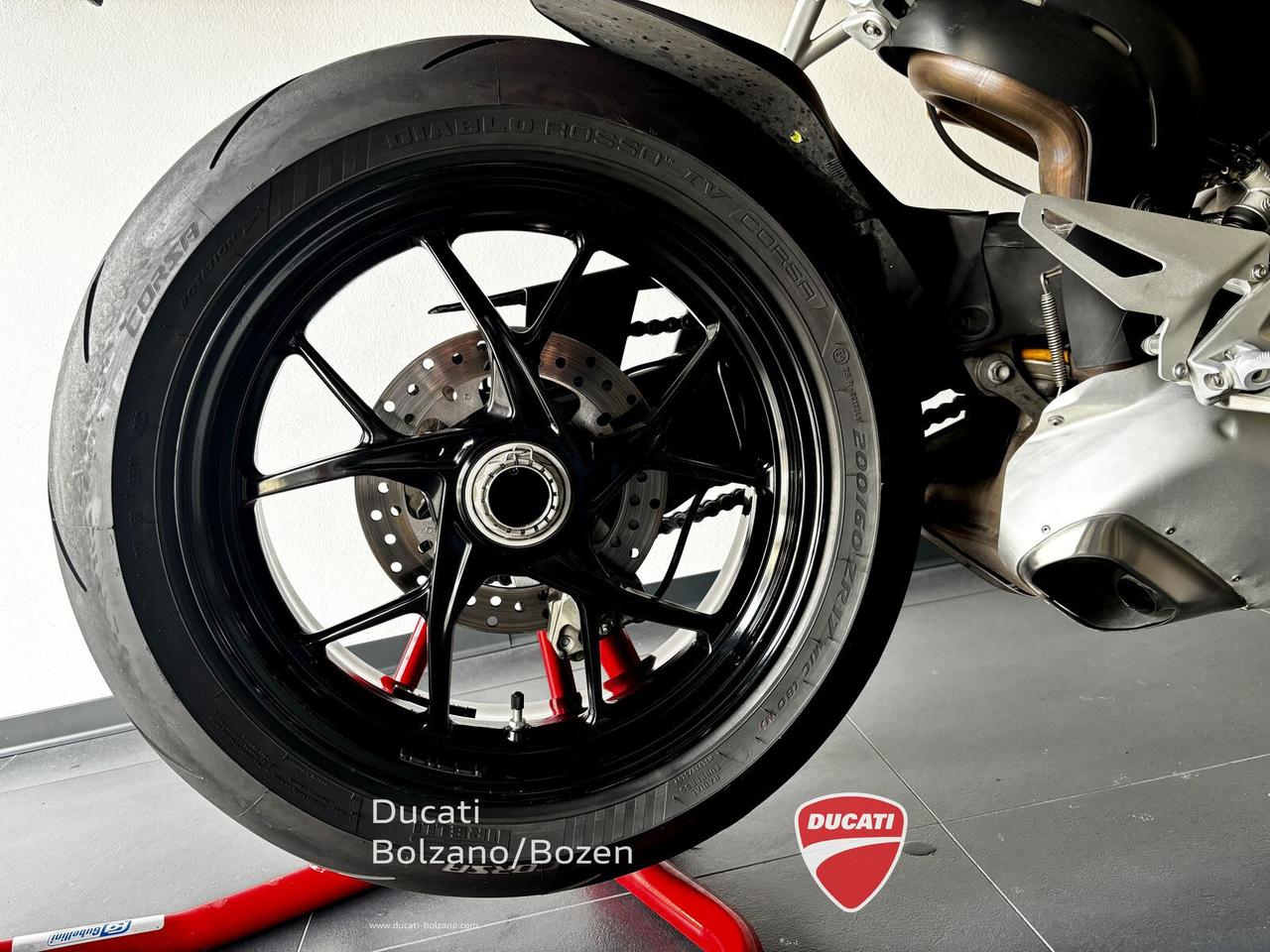 Ducati Streetfighter V4