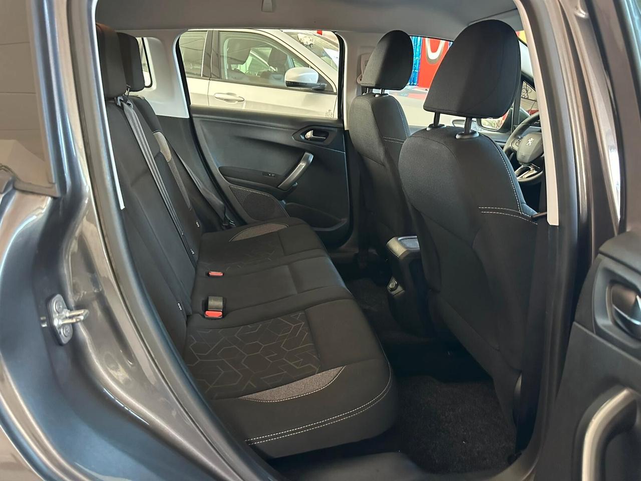 Peugeot 2008 1.2 Pure Tech 82 S&S Style