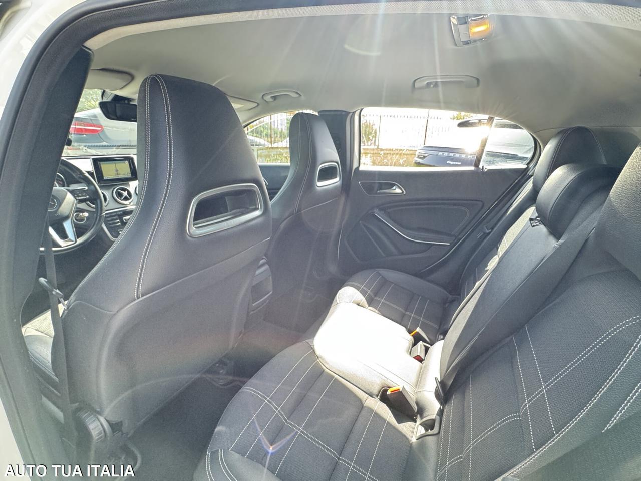 MERCEDES-BENZ GLA 200CDI PREMIUM PER NEOPATENTATI