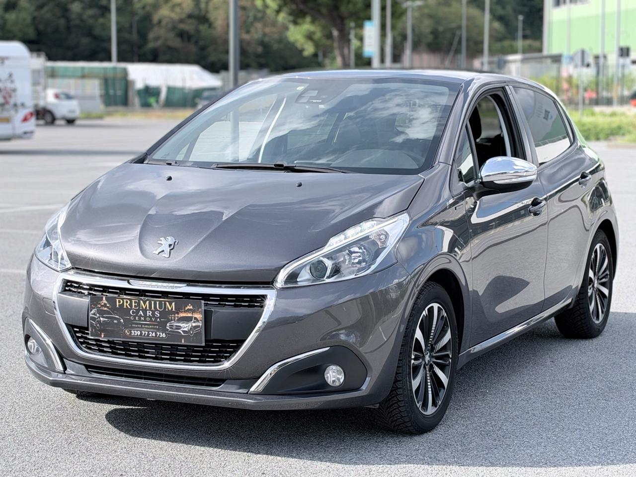 PEUGEOT 208 PURETECH 82CV SINGATURE GARANZIA 12 MESI