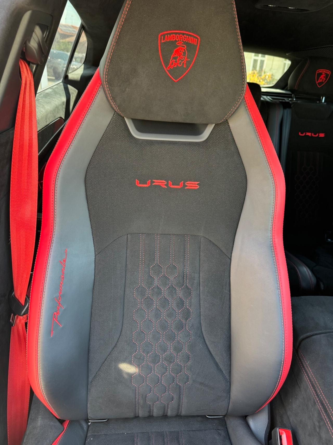 Lamborghini Urus 4.0 Performante