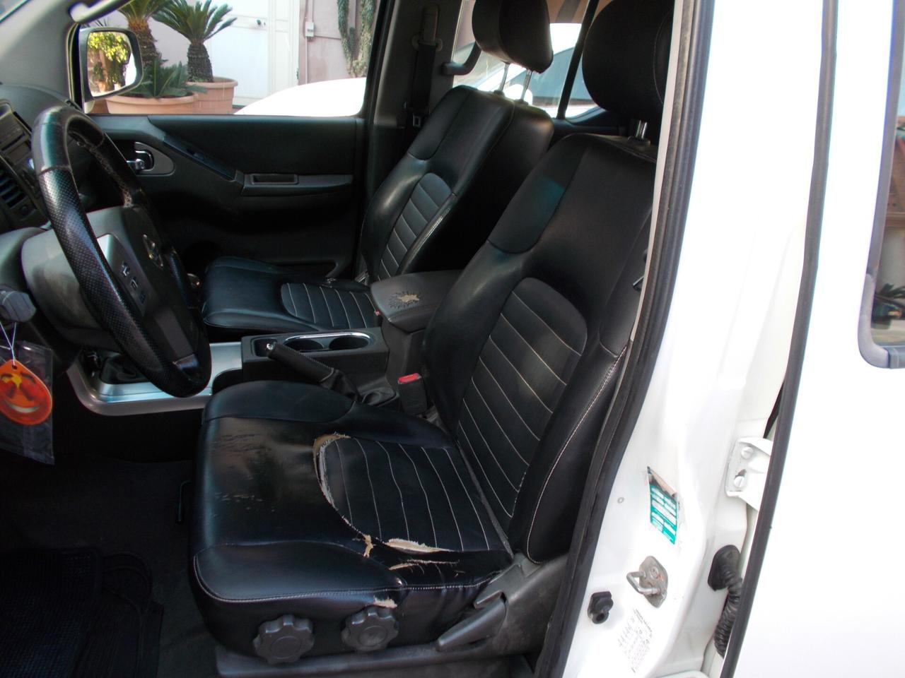 Nissan Navara 2.5 dCi 190CV 4 porte Double Cab LE