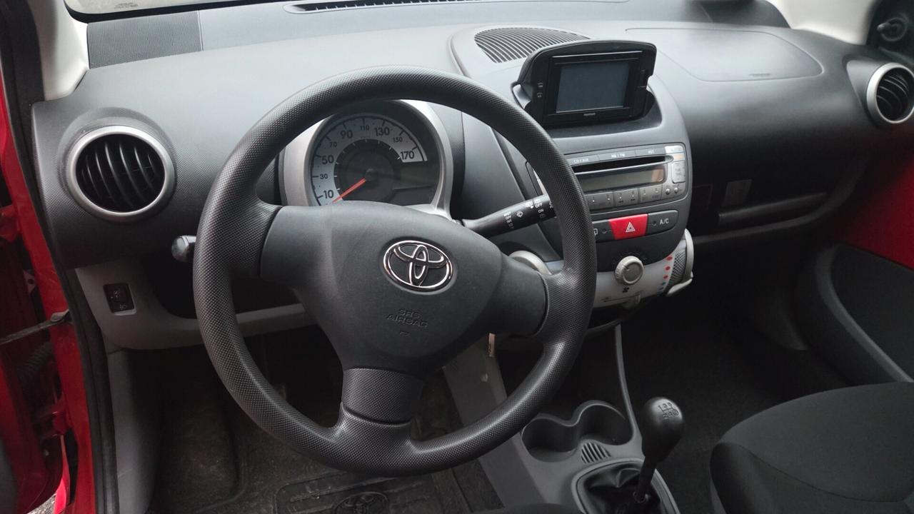 Toyota Aygo 1.0 12V VVT-i 5 porte Sol Connect