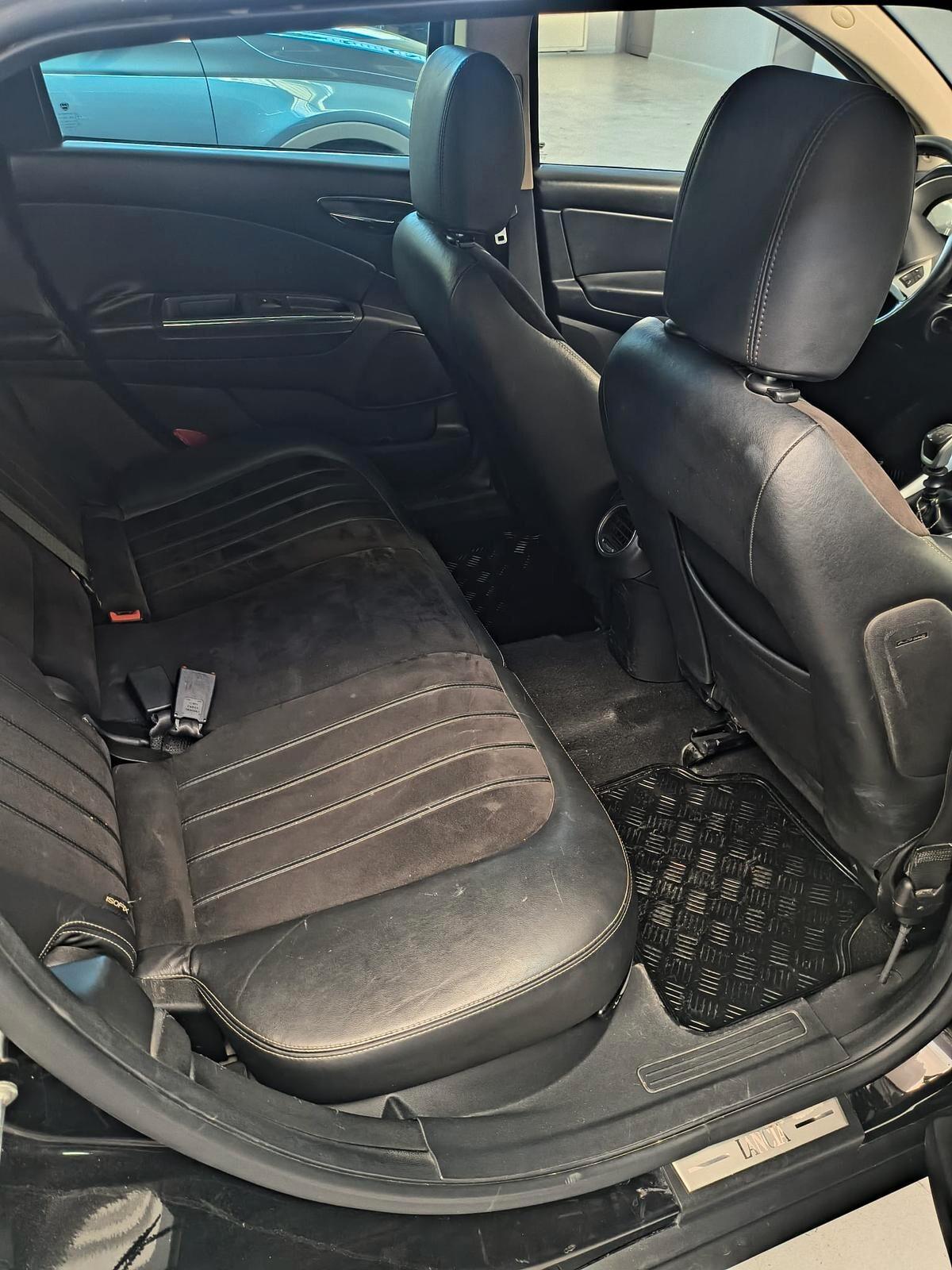 Lancia Delta 1.6 MJT DPF Silver