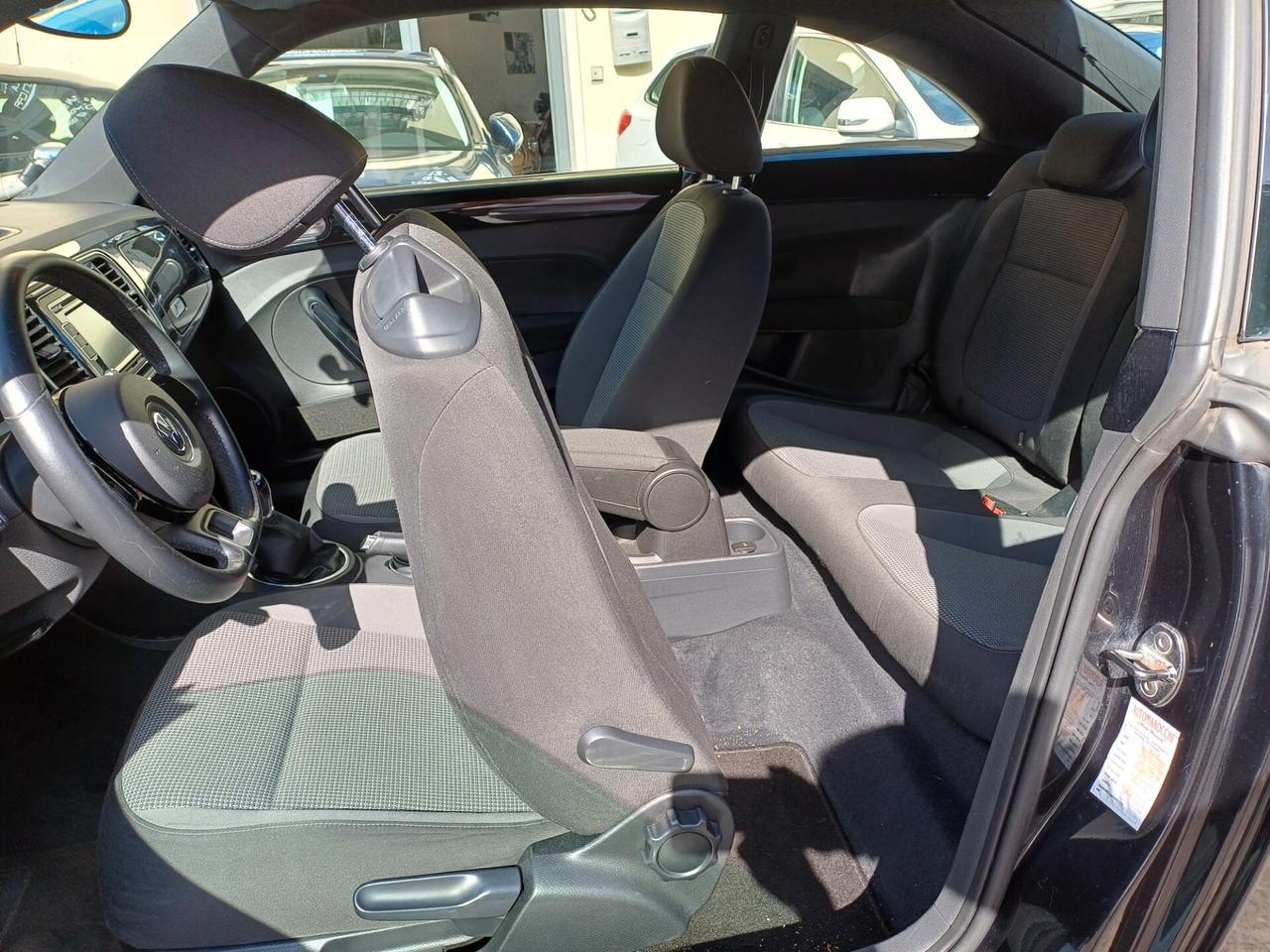 Volkswagen Maggiolino 1.6 TDI Design