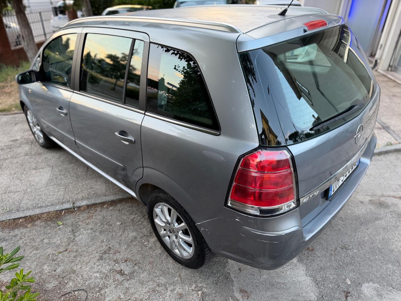 Opel Zafira 1.6 16V ecoM 94CV Cosmo