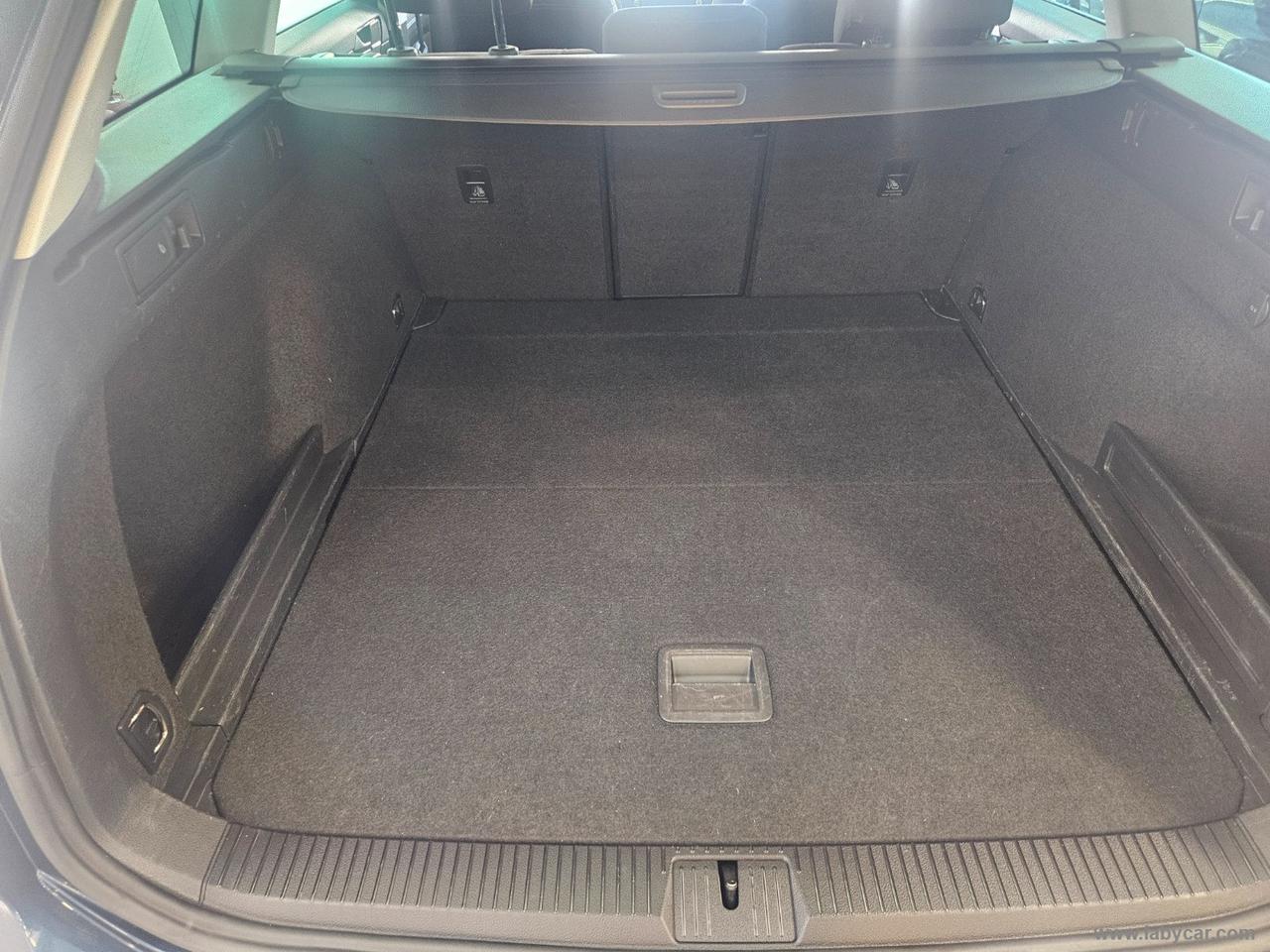 VOLKSWAGEN Passat Var. 1.6 TDI DSG Business BMT