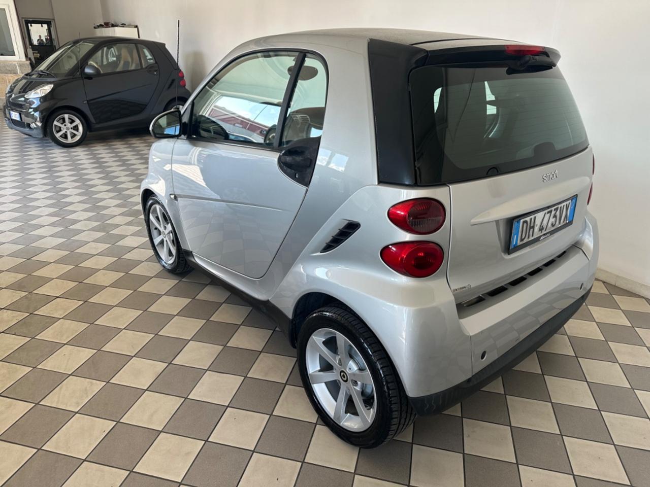 Smart ForTwo 1000 52 kW coupé limited one