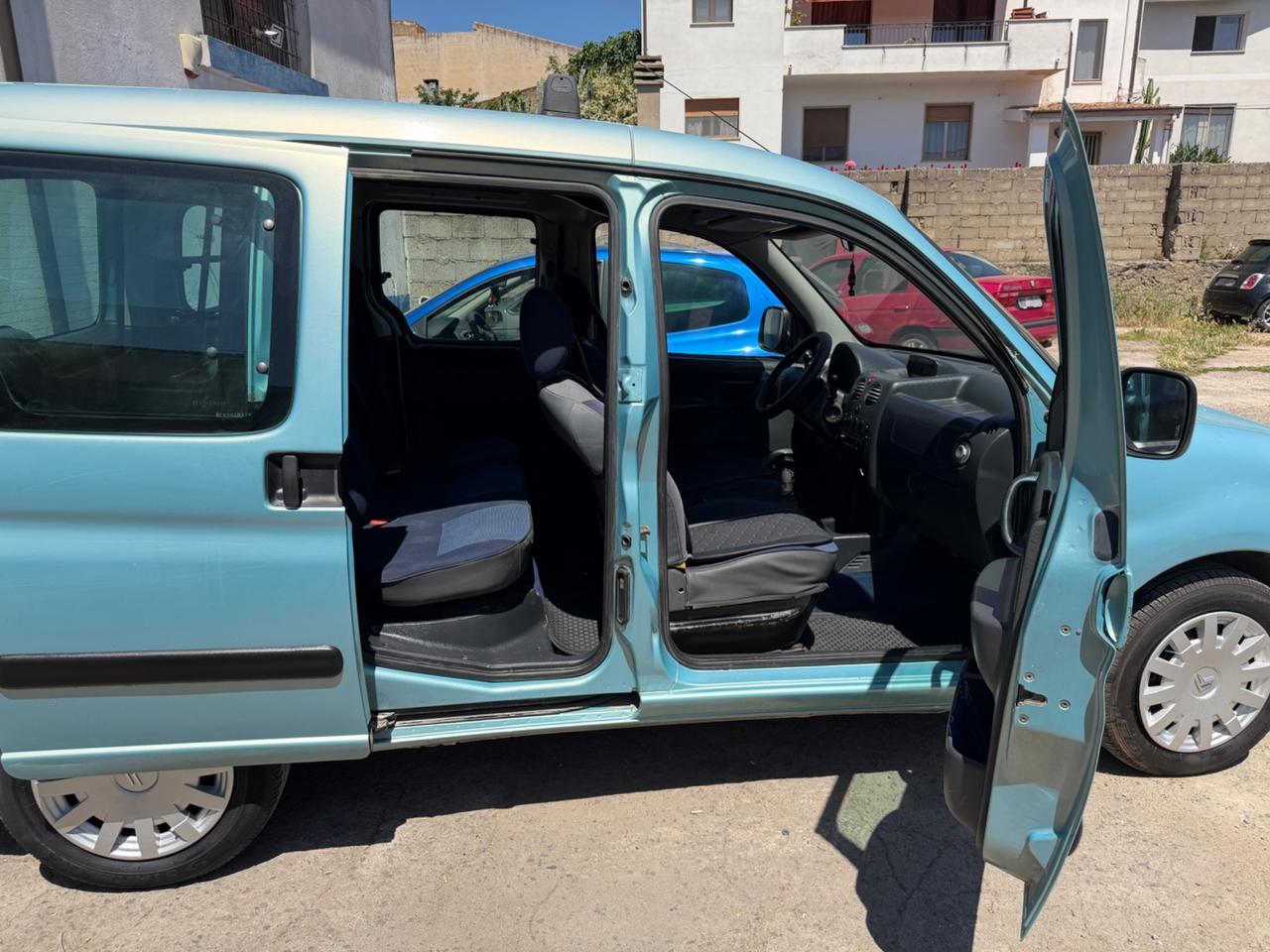 Citroen Berlingo 2.0 HDi 5p. autocarro con posti