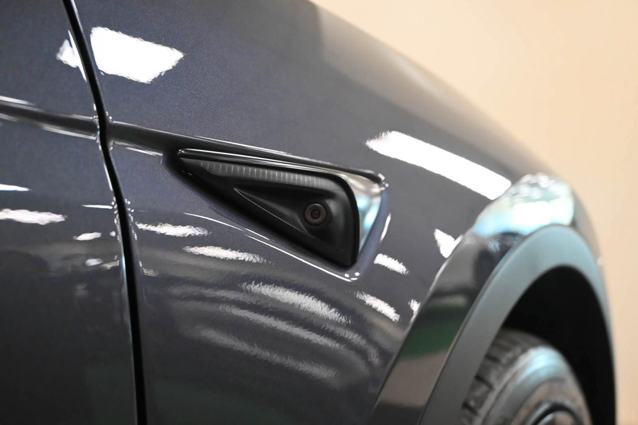 TESLA Model Y Model Y Long Range AWD