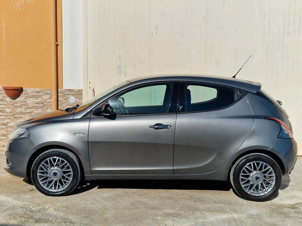 Lancia Ypsilon 1.2 benzina 70cv 5POSTI