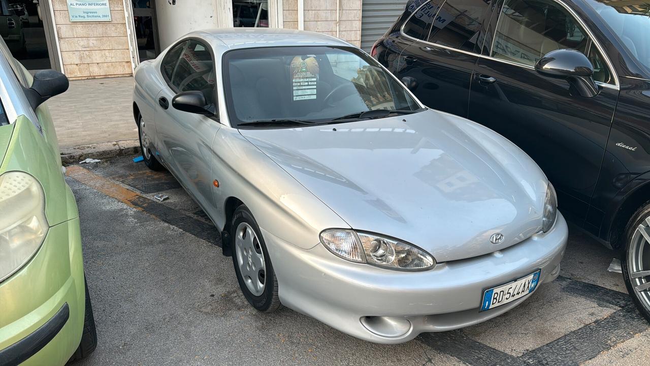 Hyundai Coupe 1.6i 16V cat