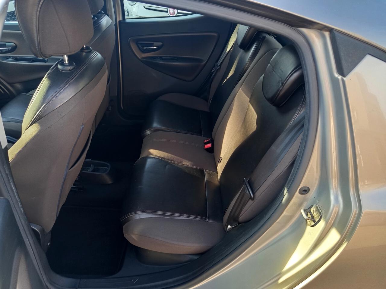 Lancia Ypsilon 1.2 Platinum BICOLORE