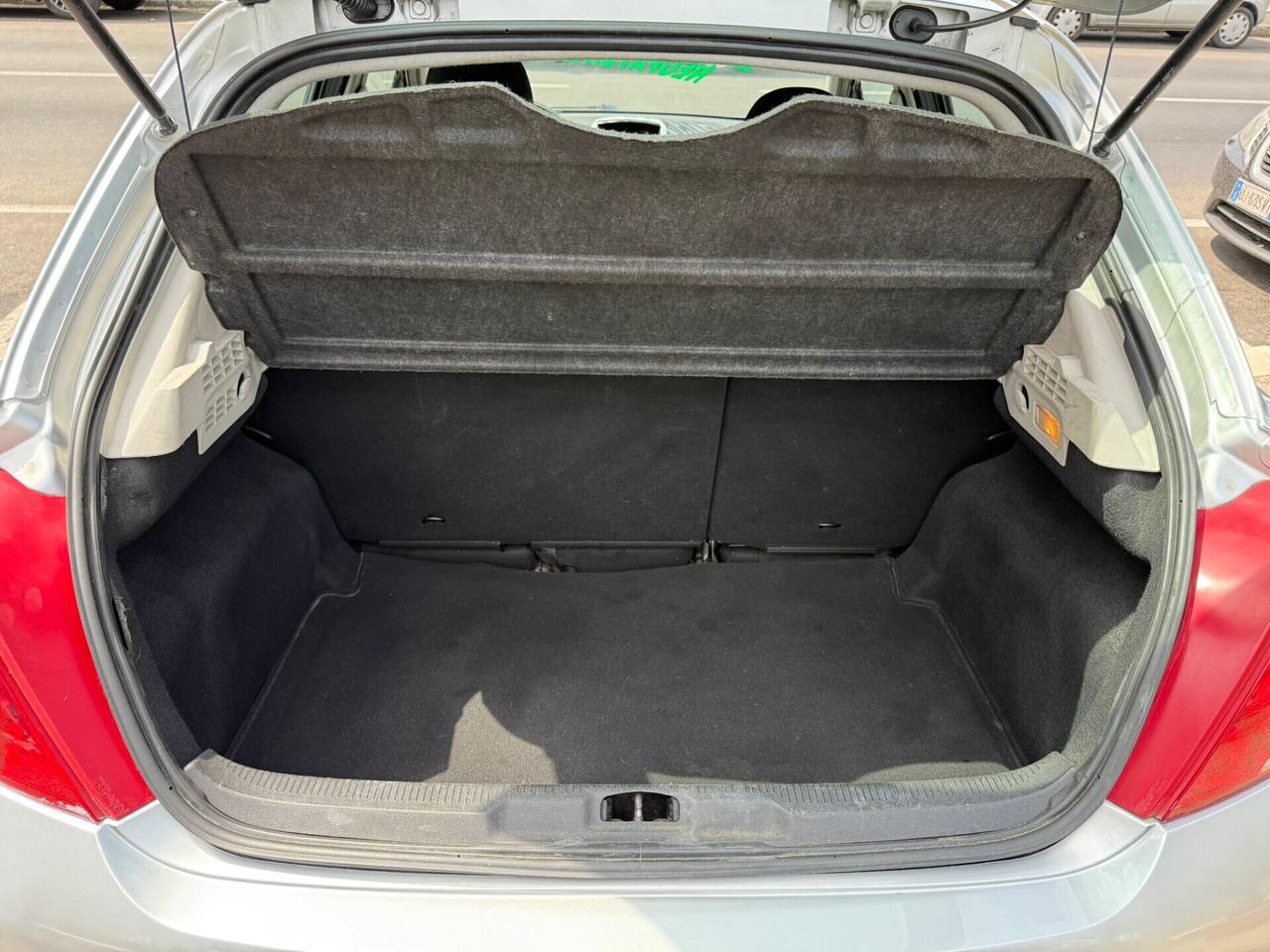 Peugeot 207 Plus 1.4 HDi 70CV 5 porte