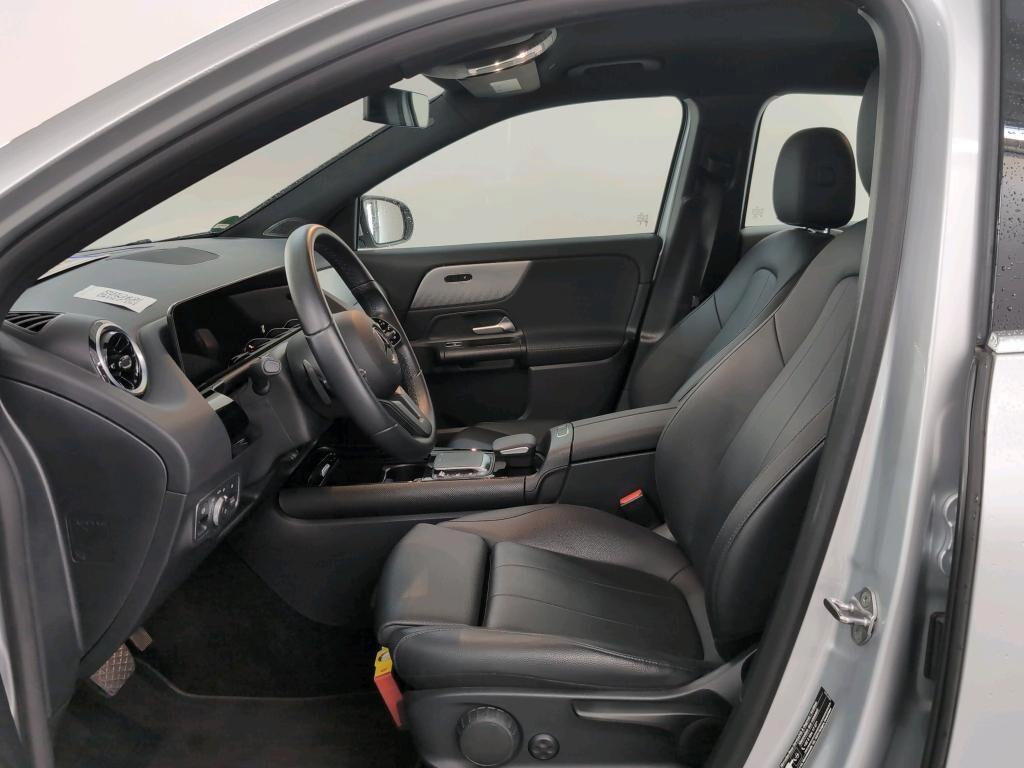 MERCEDES-BENZ GLA 200D 150CV AUTOMATIC BUSINESS LINE ( FARI LED - CRUISE - PELLE - NAVI PREMIUM - PARK ASSIST - TELECAMERA POST. )
