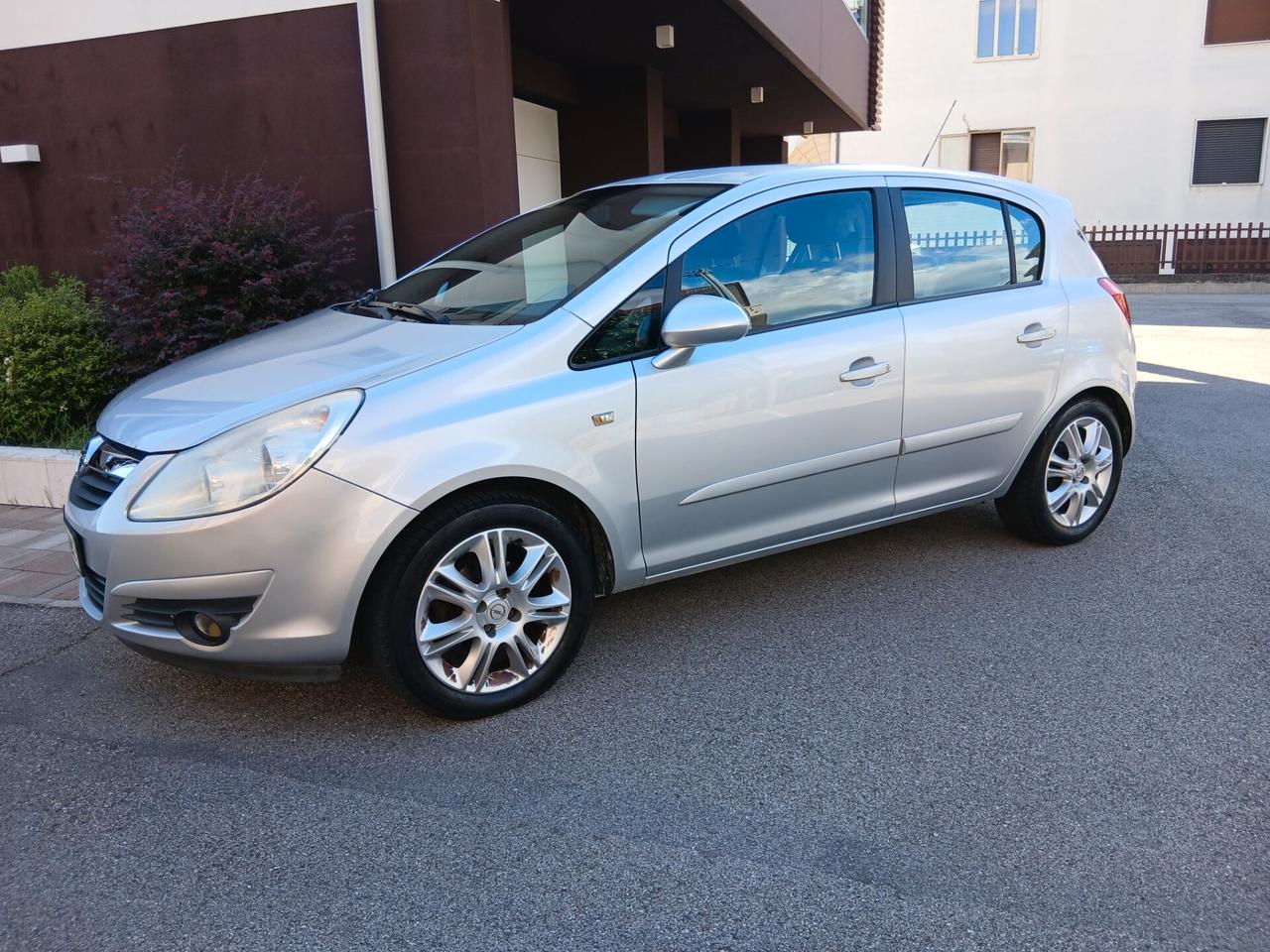 Opel Corsa 1.0 12V 5 porte Enjoy OK per neo patentati