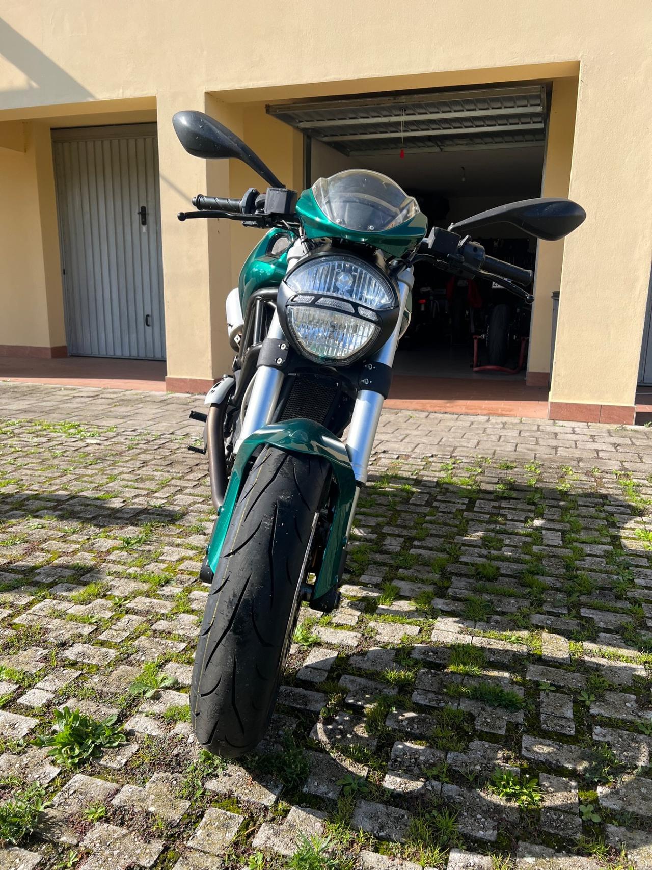 Ducati Monster 696