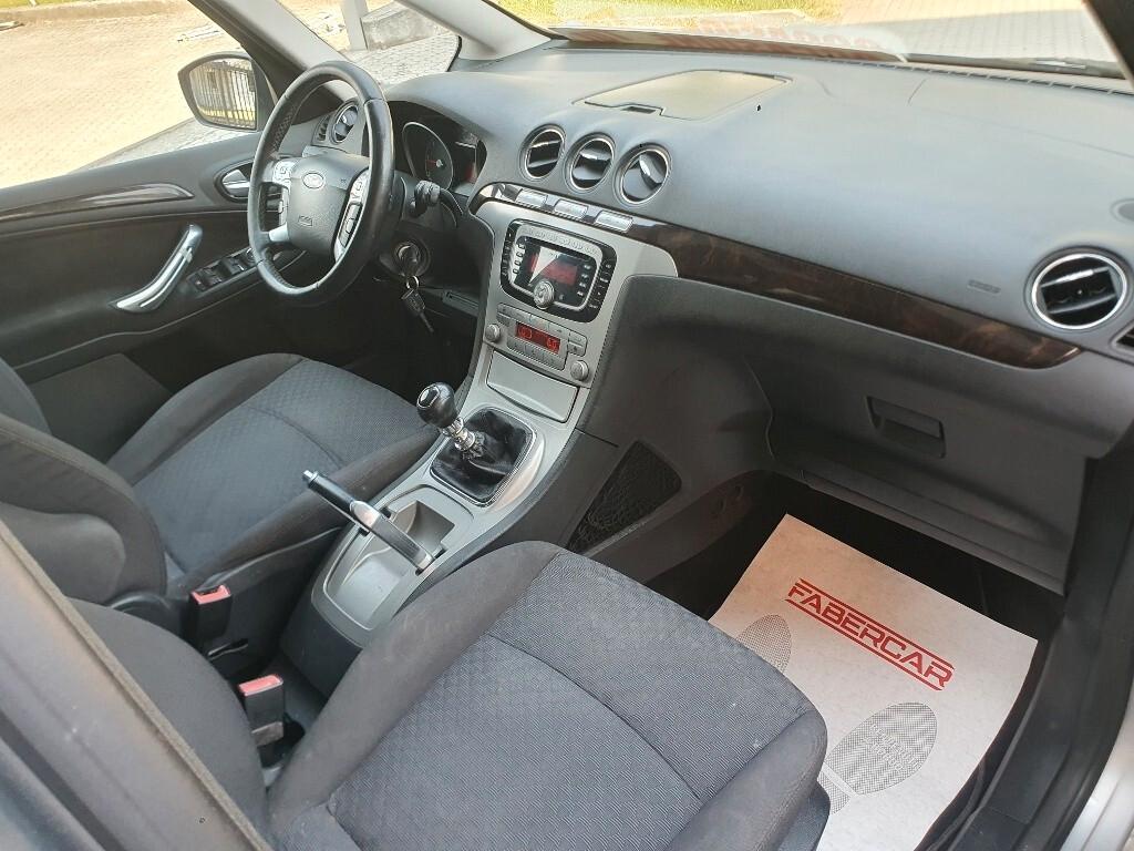 Ford Galaxy 2.0 TDCi 140 CV Ghia DPF