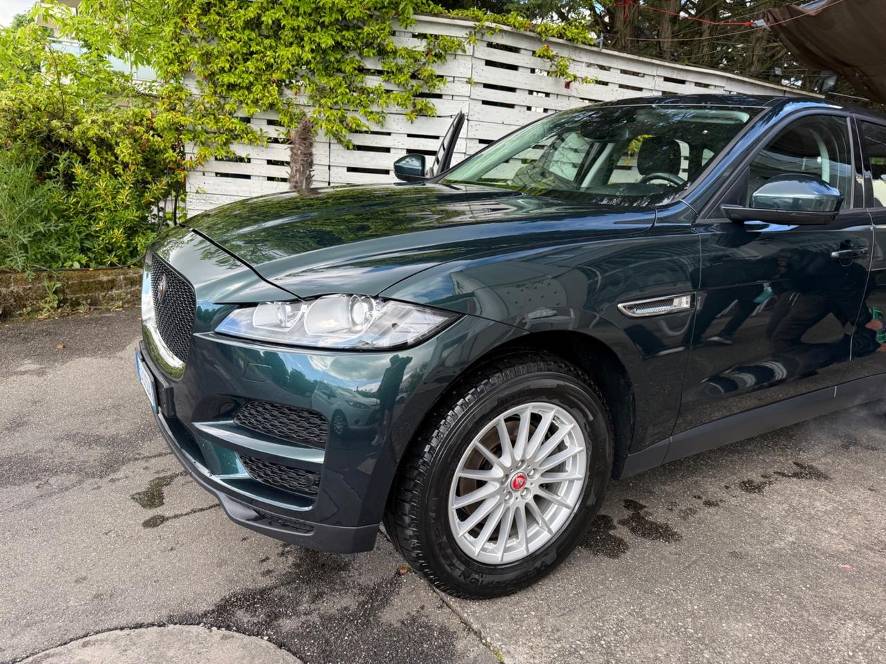 Jaguar F-Pace 2.0 D 180 CV AWD aut. PURE