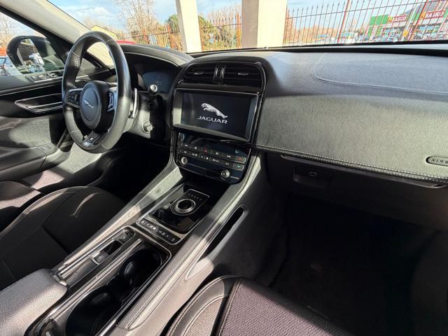 JAGUAR F-Pace 2.0 D 180 CV aut. R-Sport