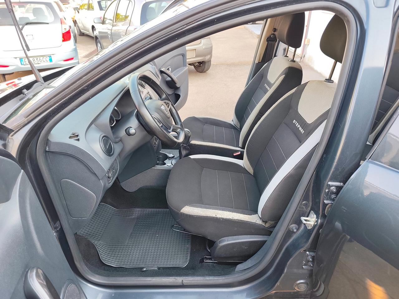 Dacia Sandero Stepway 1.0 BENZINA E GPL DI SERIE