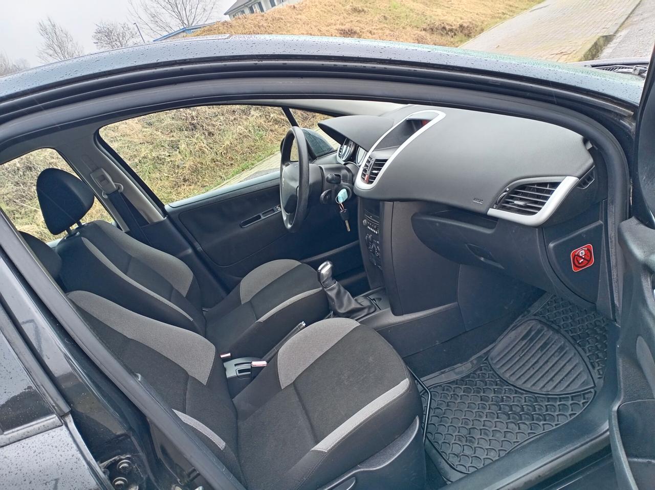 Peugeot 207 1.4 8V 75CV 5p. Energie