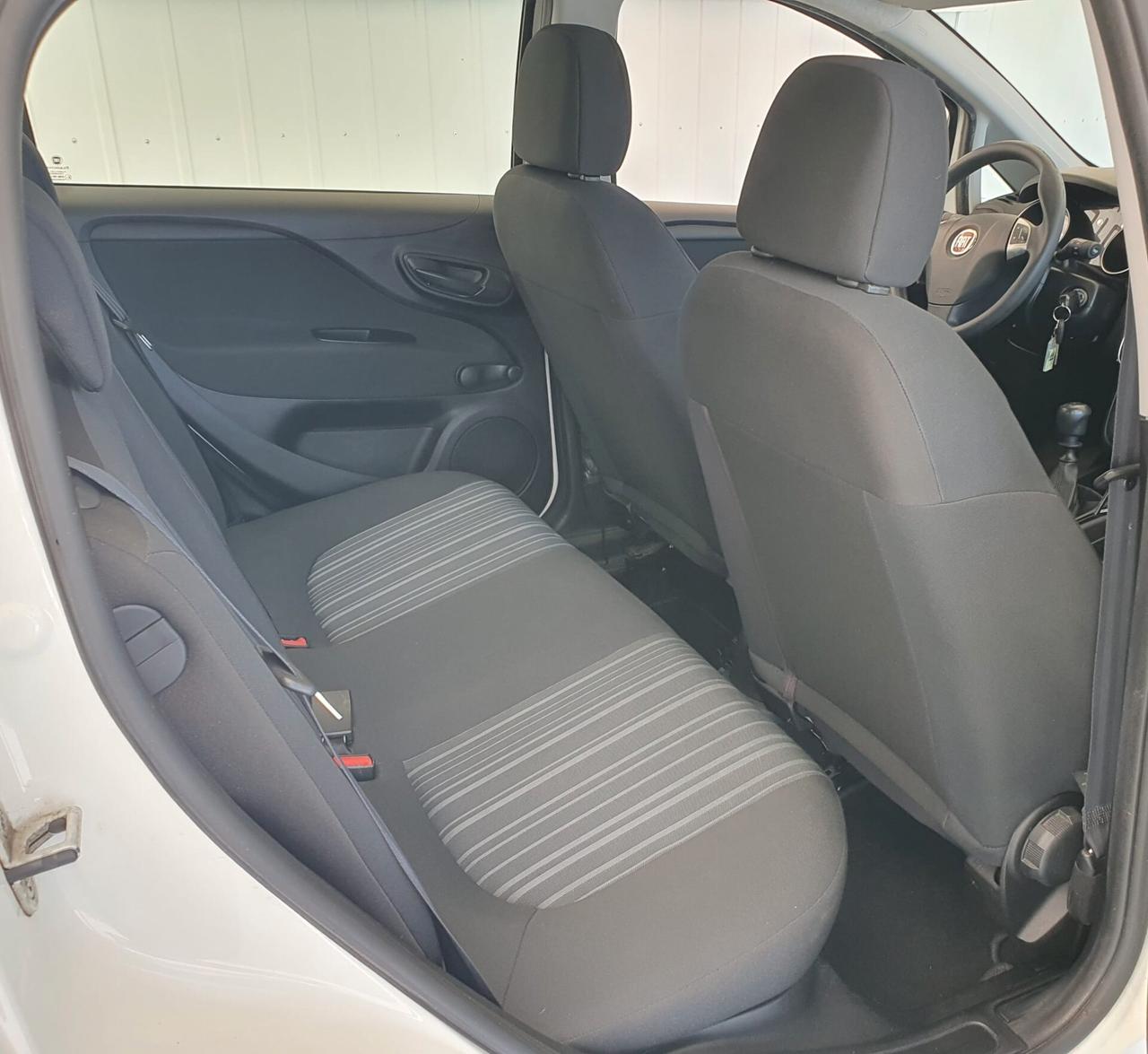Fiat Punto 1.2 BENZ. - 2015 - KM. 131.000 NEOPATENTATI