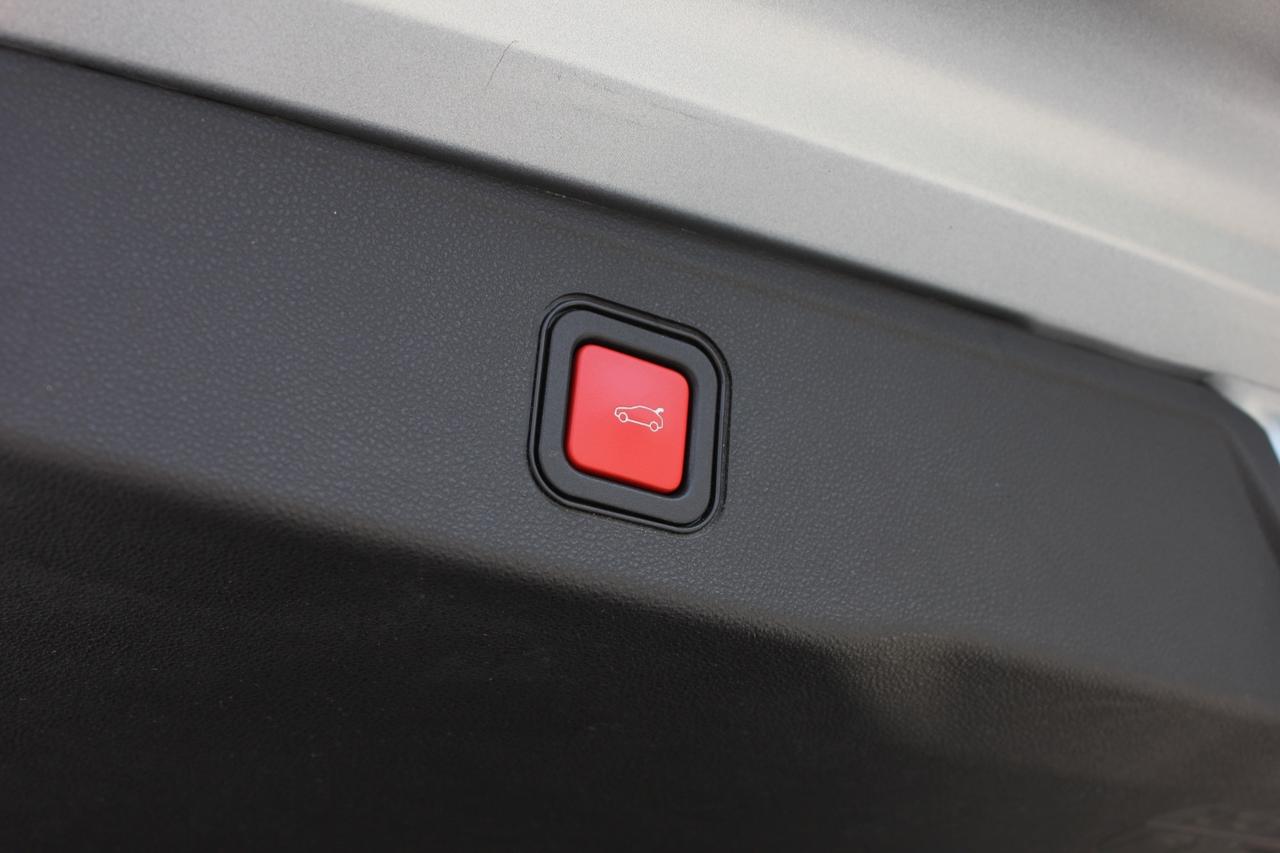 Jeep Avenger 1.2 Turbo 100 CV Altitude RETROCAMERA NAVY