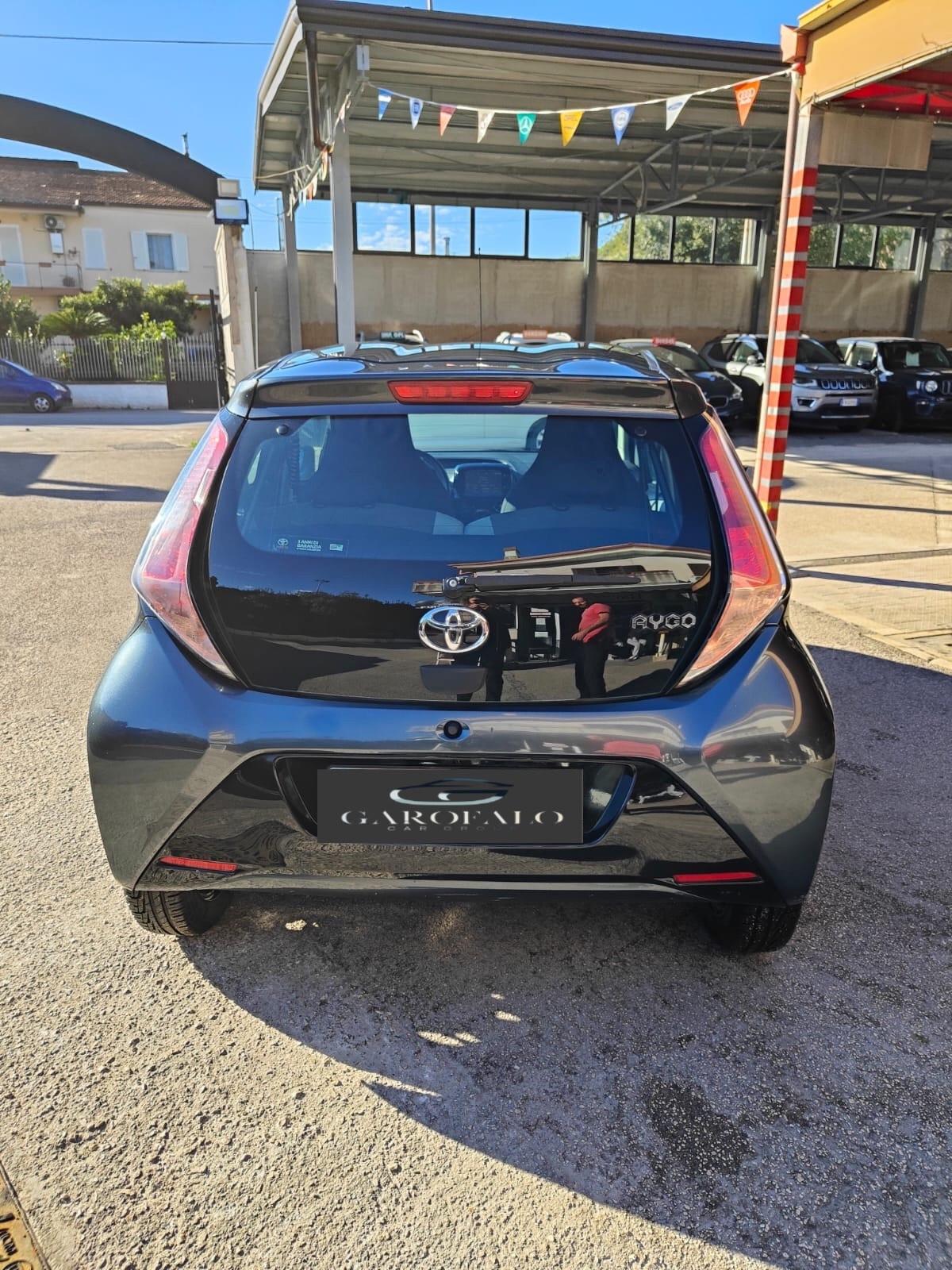 Toyota Aygo 1.0 VVT-i 69 CV 5 porte x-cite
