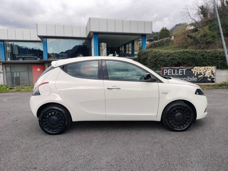 Lancia Ypsilon 1.0 FireFly 5 porte S&S Hybrid Silver