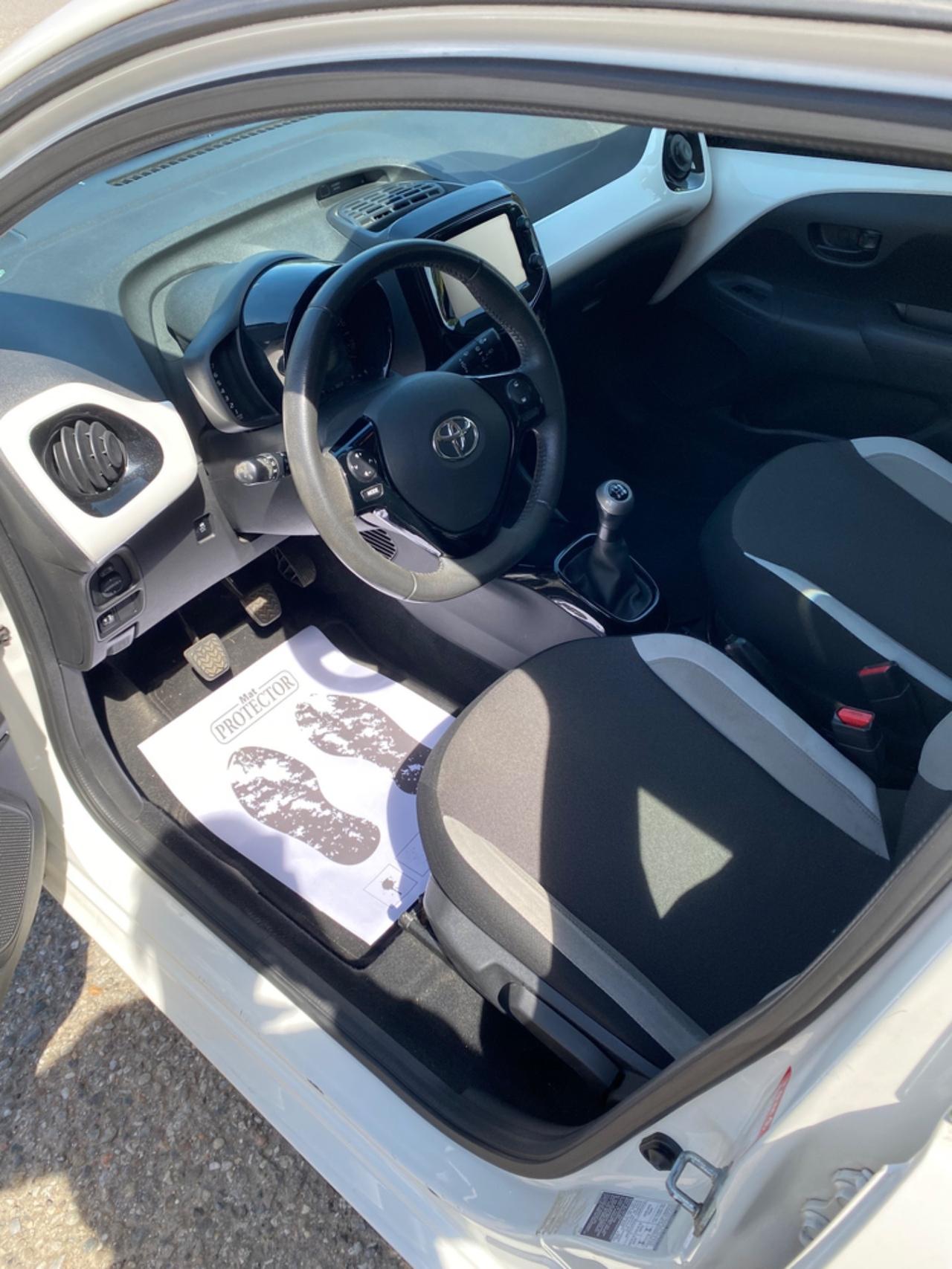 Toyota Aygo 1.0 VVT-i 69 CV 5 porte x-play