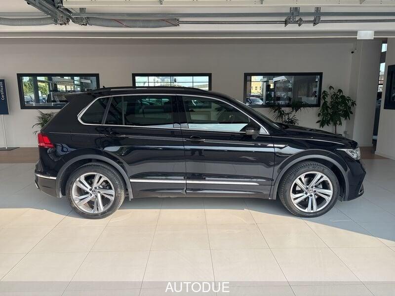 Volkswagen Tiguan R-LINE 2.0 TDI SCR 150 CV DSG
