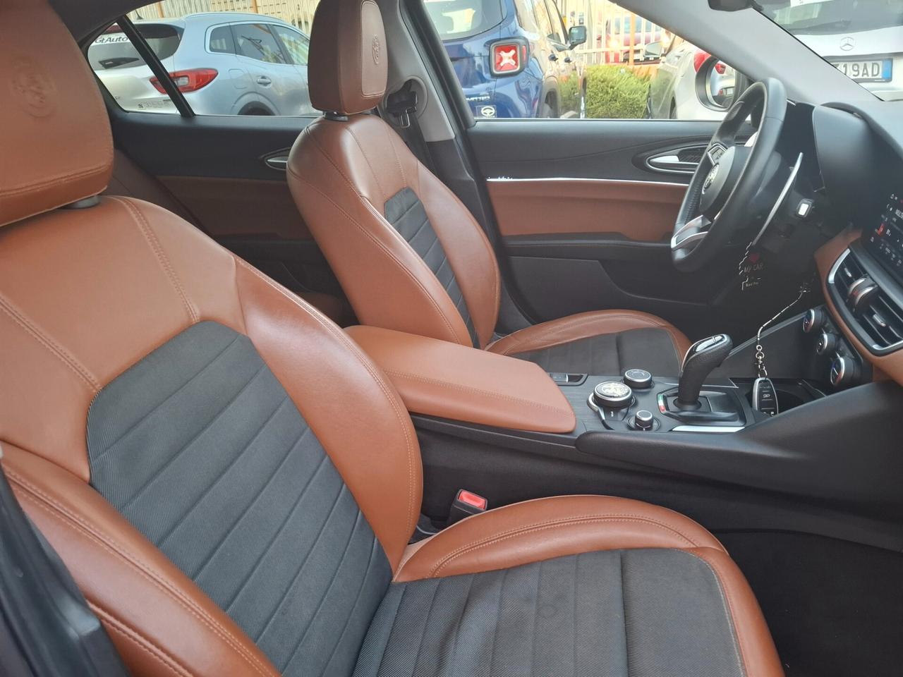 Alfa Romeo Giulia 2.2 allestimento " COMPETIZIONE "