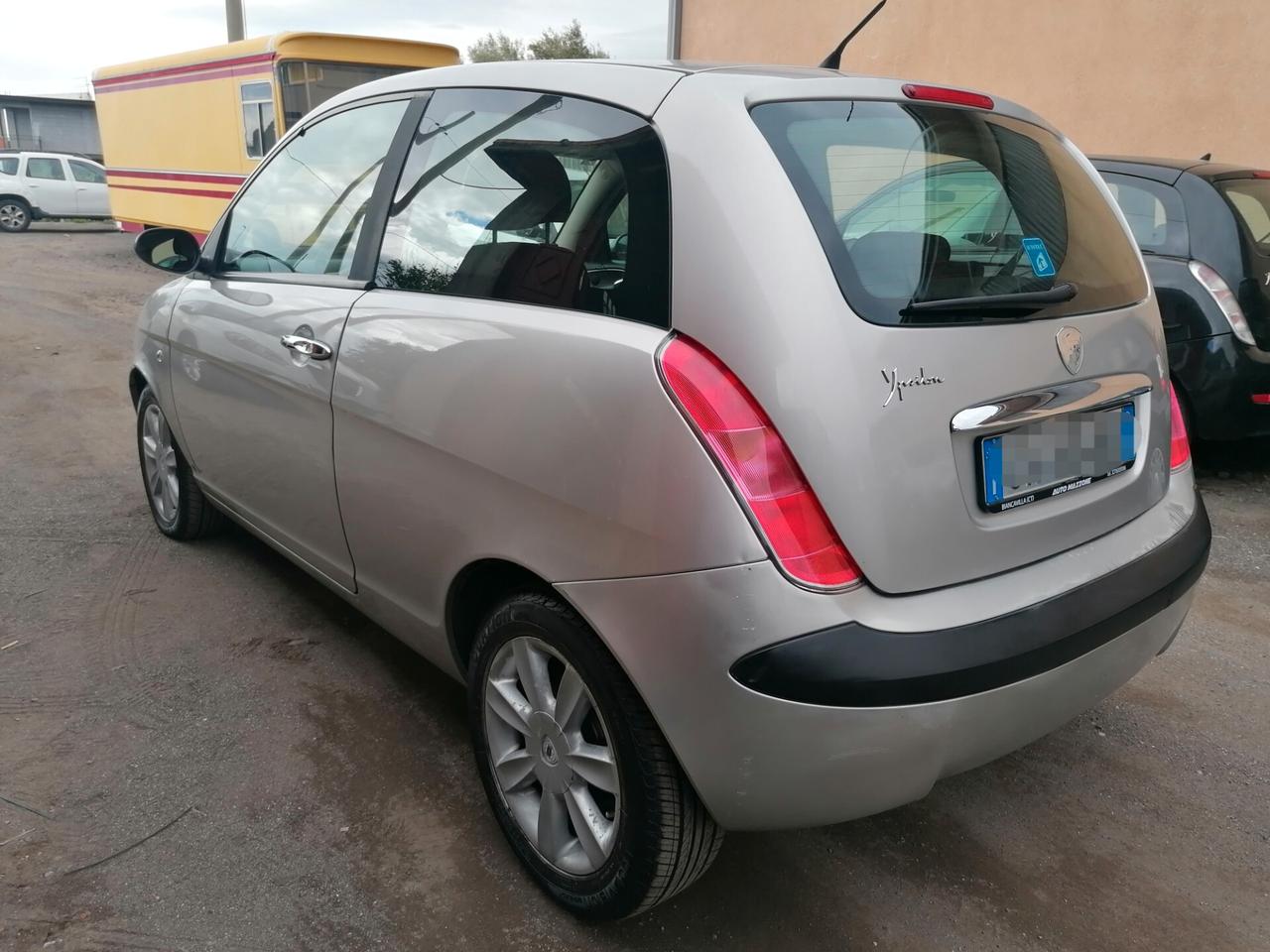 Lancia Ypsilon 1.2 16V Argento