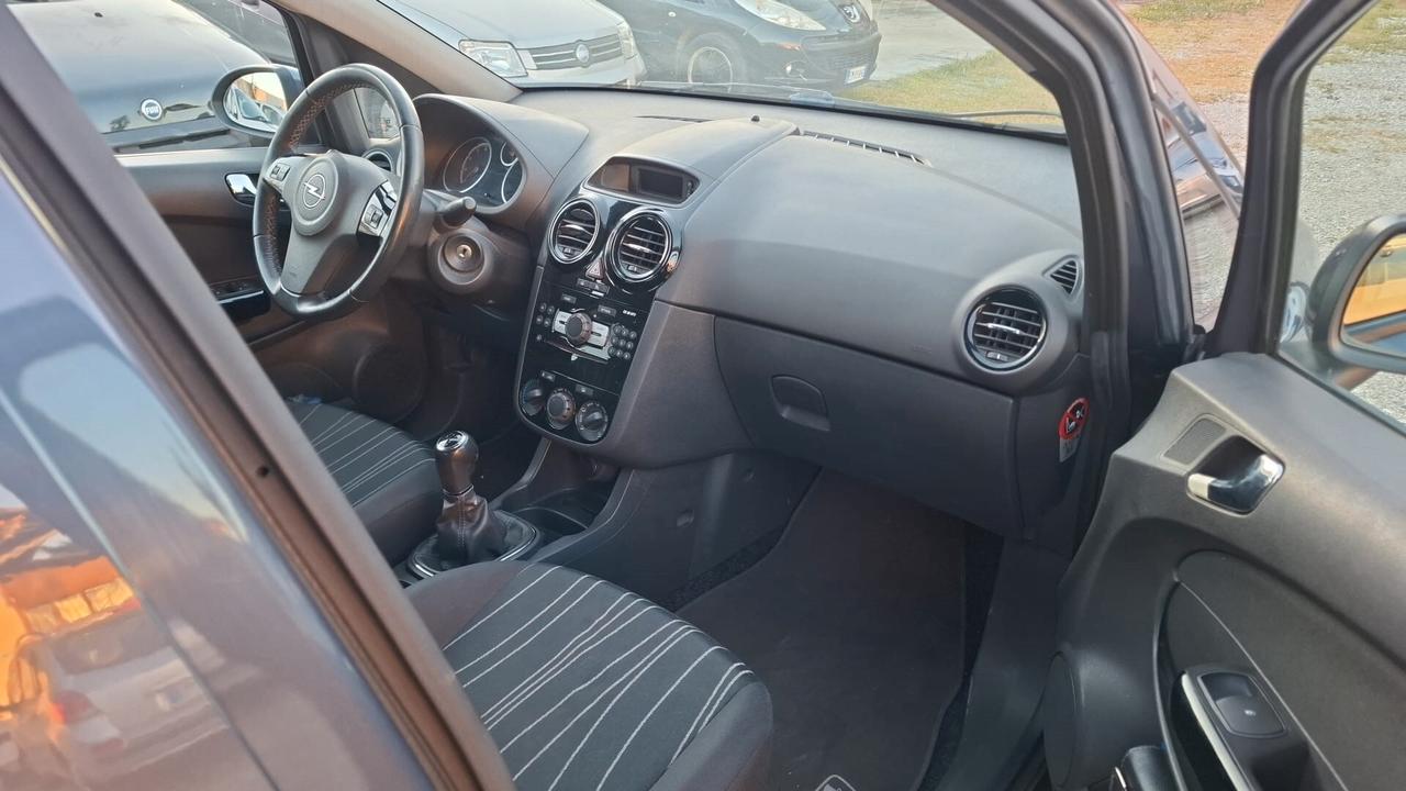 Opel Corsa 1.2 80CV 5 porte GPL-TECH Edition