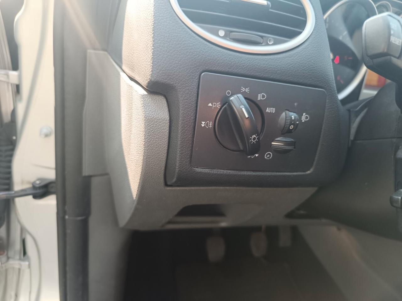 Ford Focus 1.6 TDCi SW GANCIO TRAINO