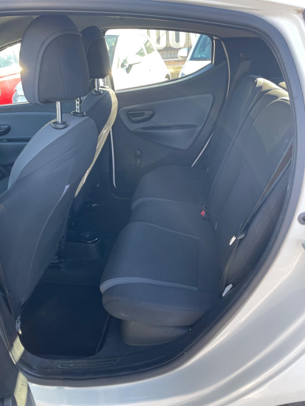 Lancia Ypsilon 1.2 69 CV 5 porte Gold