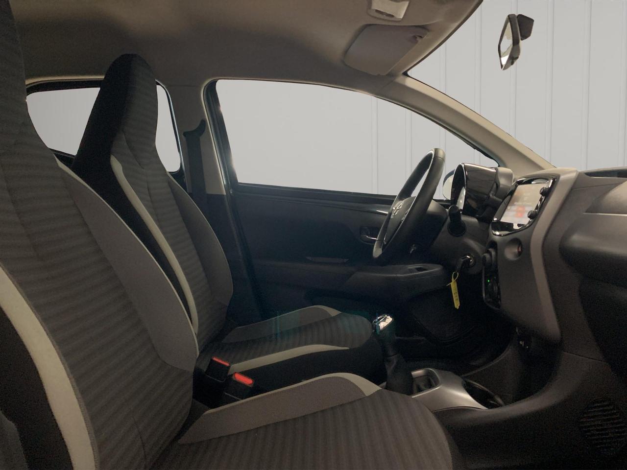 Toyota Aygo 5p 1.0 x-play 72cv