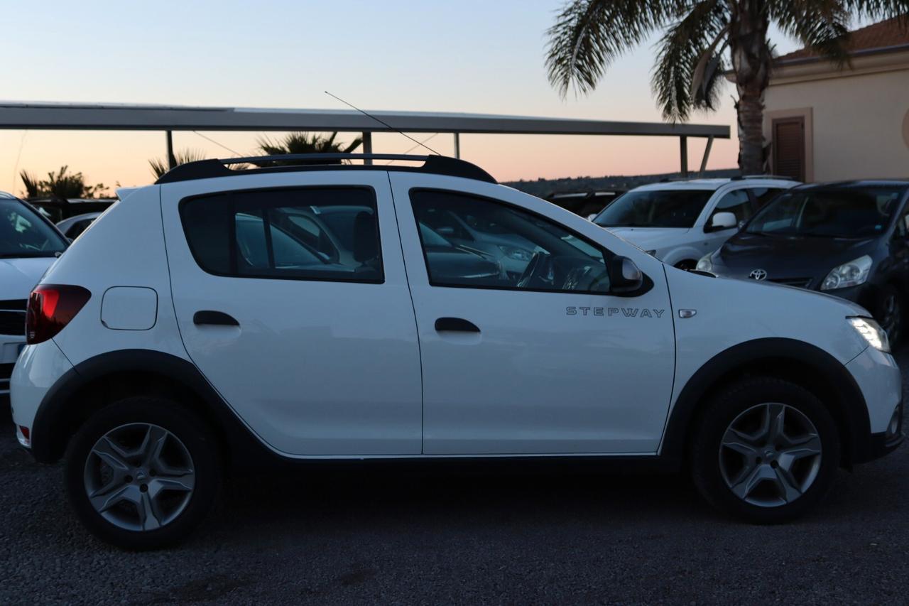 DACIA SANDERO STEPWAY 90CV GPL/BENZ.