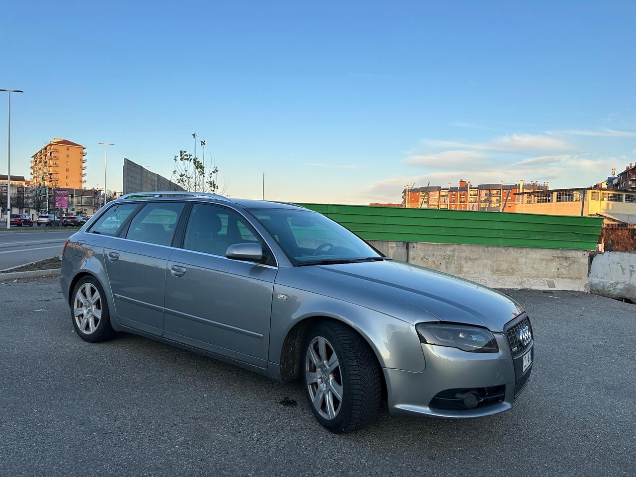 Audi A4 2.0 16V TDI s line