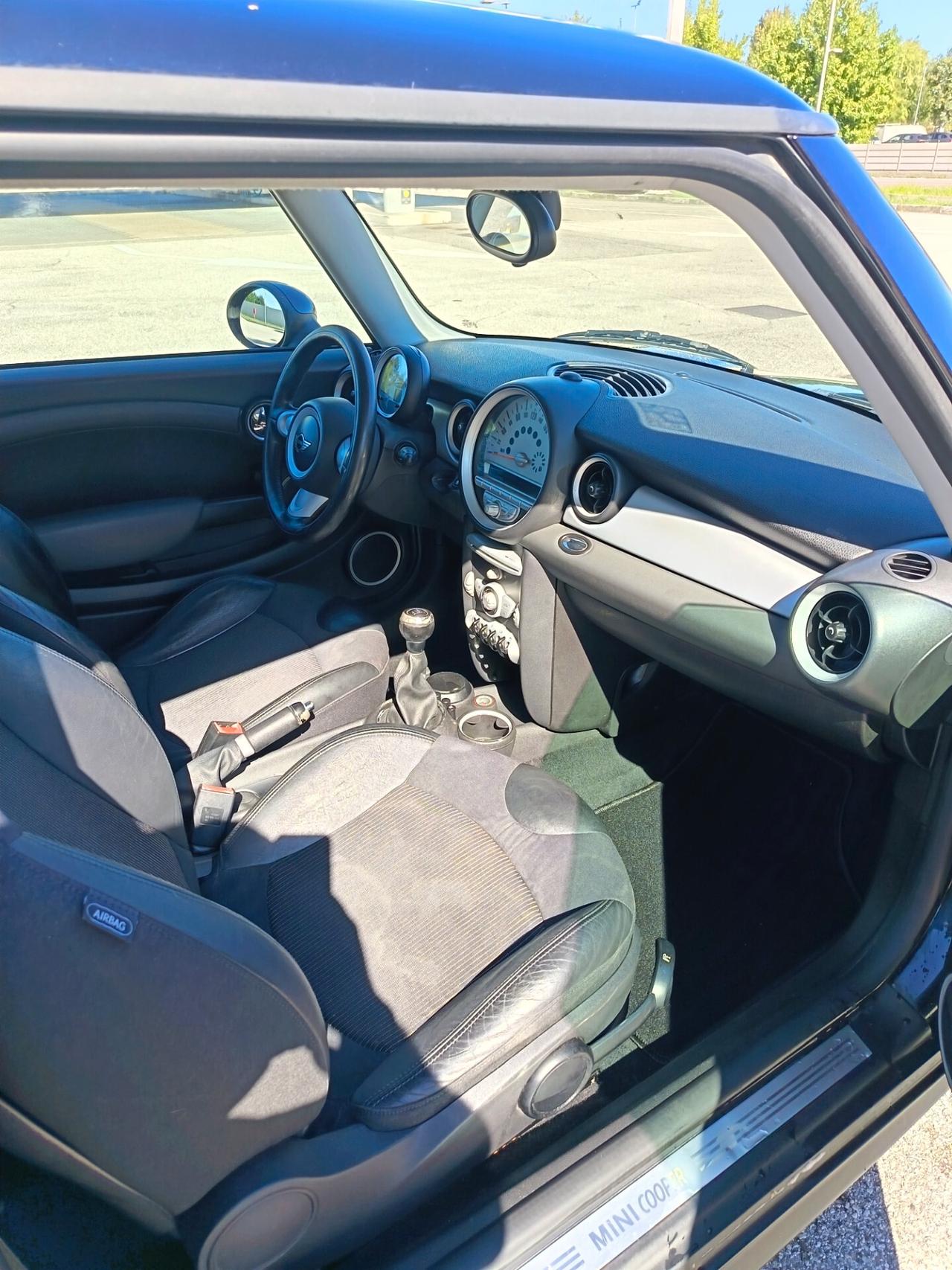 Mini 1.6 16V Cooper