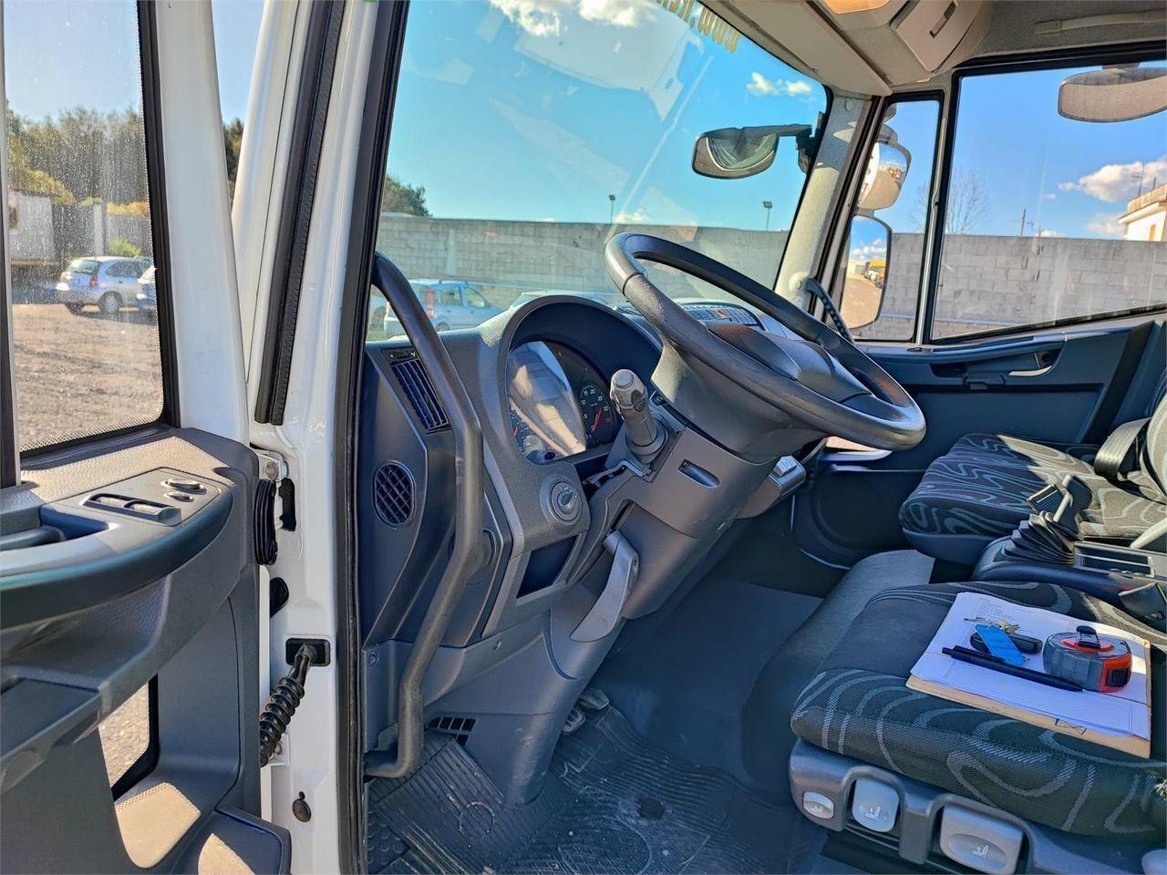 Iveco Eurocargo 120E21 FURGONE IN LEGA CON PEDANA CARICATRICE VERTICALE
