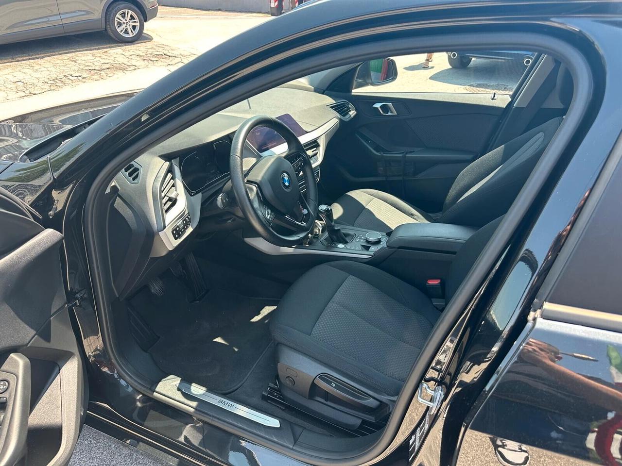 Bmw 116 118d 5p. Business Advantage