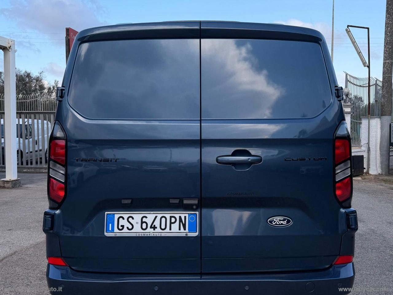 Tran.Cust.320 2.0EcoB.150 PASSO LUNGO TETTO BASSO Titanium