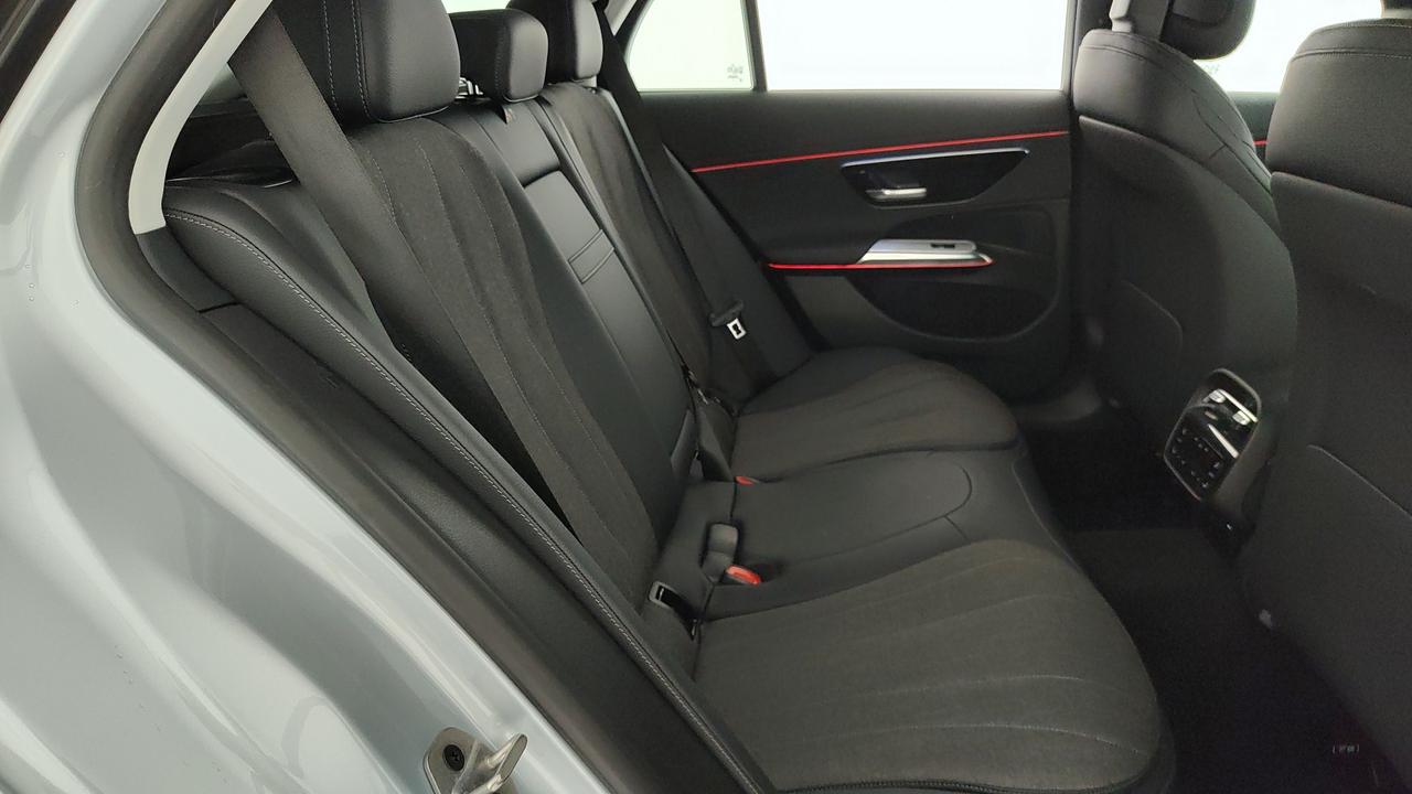 Mercedes-Benz E SW 220 d Advanced auto