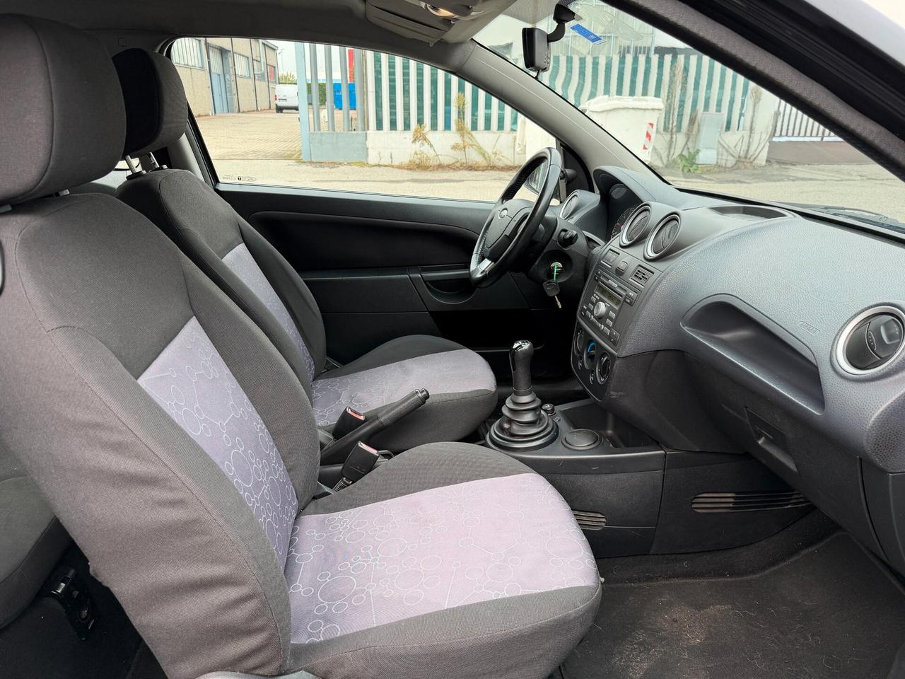 Ford Fiesta 1.2 16V 3p. Ghia