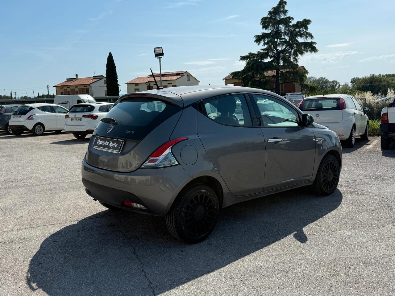 Lancia Ypsilon 1.0 FireFly 5 porte S&S Hybrid Ecochic UnYca